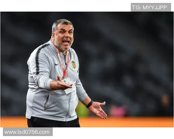 哈罗盖特与朴茨茅斯激战正酣比赛结果揭晓引发热议